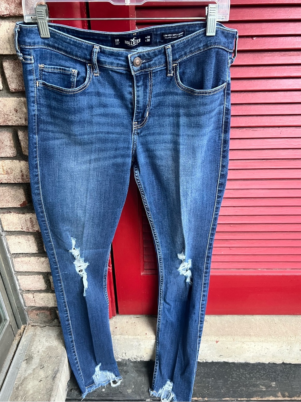 Hollister Low Rise Super Skinny Distressed Denim Jeans Size 11/30